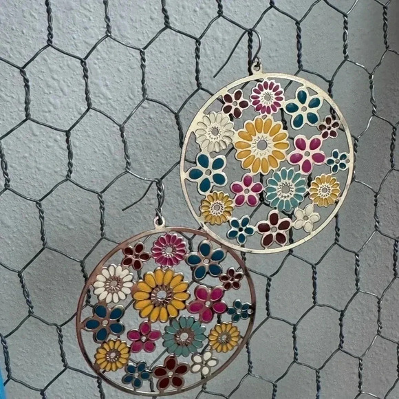 2” EARRINGS ROUND GOLD TIN W/ Multicolored FLORAL PRINT DROP - Picture 4 of 4